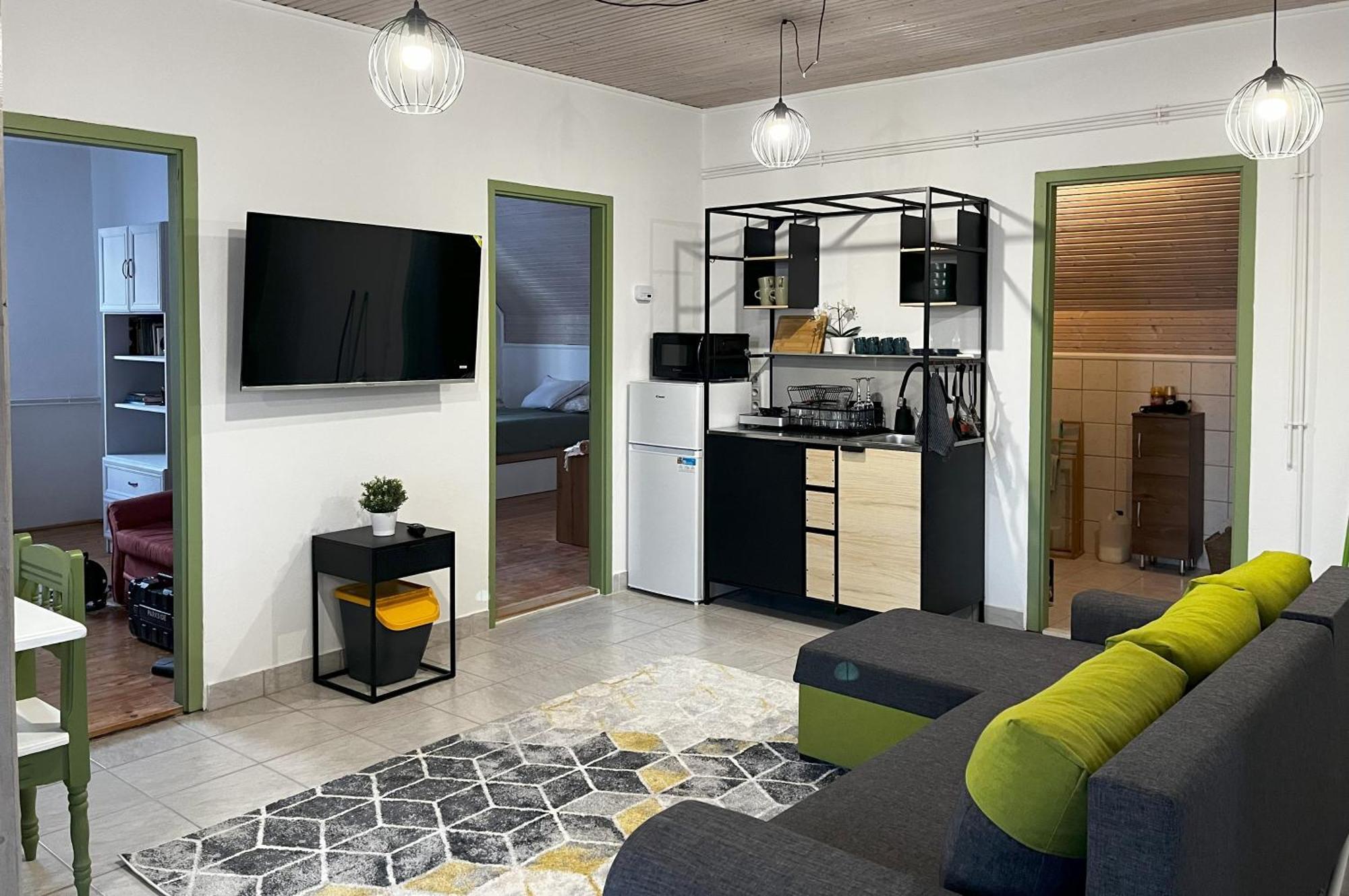 Zoeldike Apartman Tiszafuered Apartment ภายนอก รูปภาพ